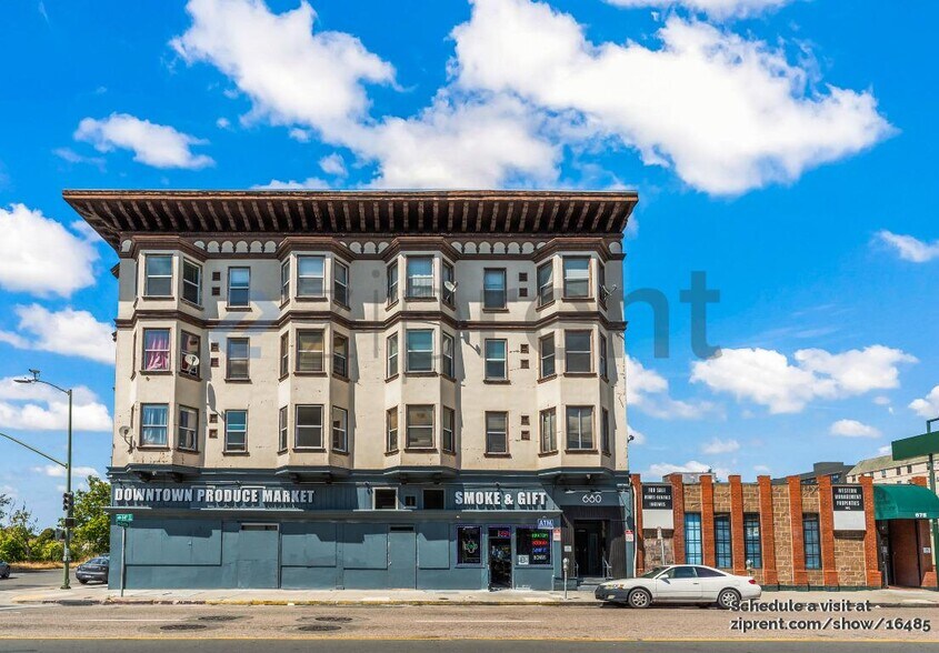 Building Photo - Unit 411