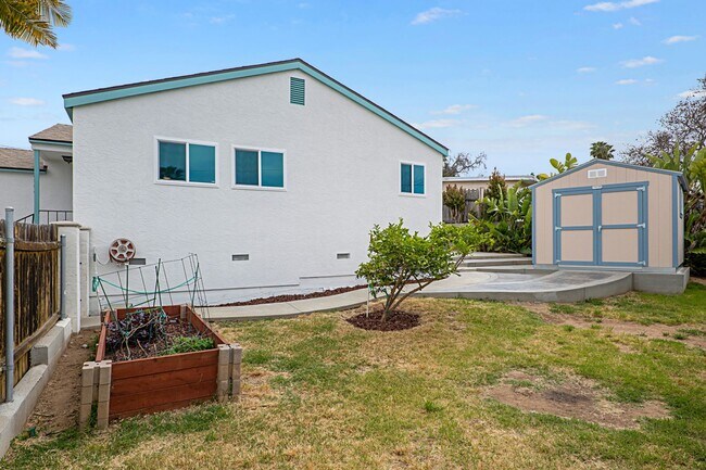 Building Photo - Large Corner Lot with a newly remodeled 2 bedroom 2 bathroom house!