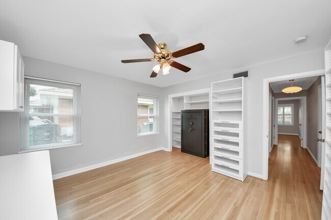 Building Photo - 6403 Waltway Dr
