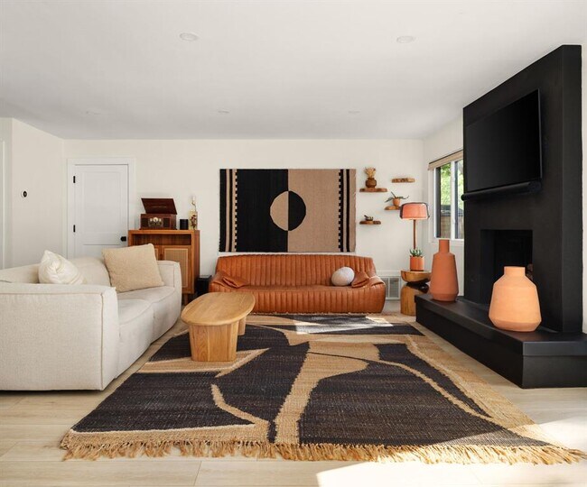 Building Photo - 2409 Shiloh Dr