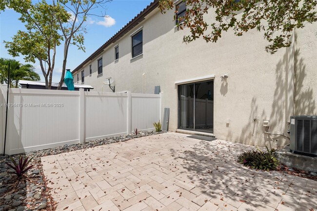 Building Photo - 9314 W 33rd Ln