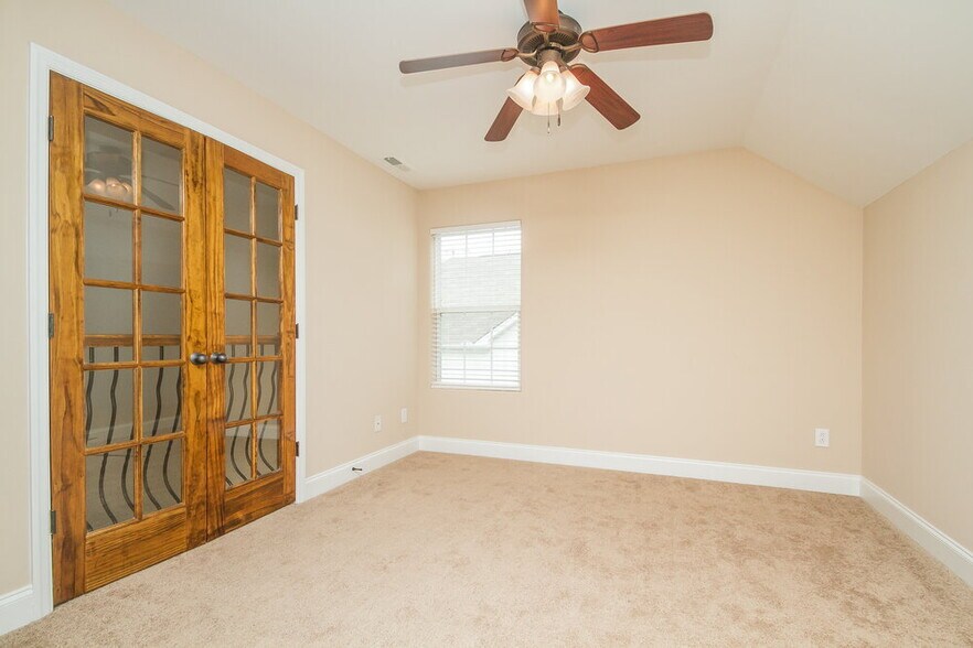 Building Photo - 2213 Strickland Dr