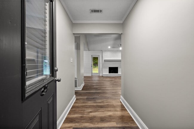 Building Photo - Updated 3BR Home on 1.36 Acres in Whitewater School District