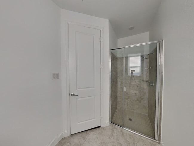 Building Photo - LIVING IN LUXURY! ½ off the first full month’s rent with move-in on or before 11/30/2025.