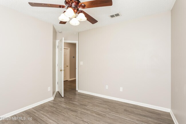 Building Photo - 7405 International Village Dr