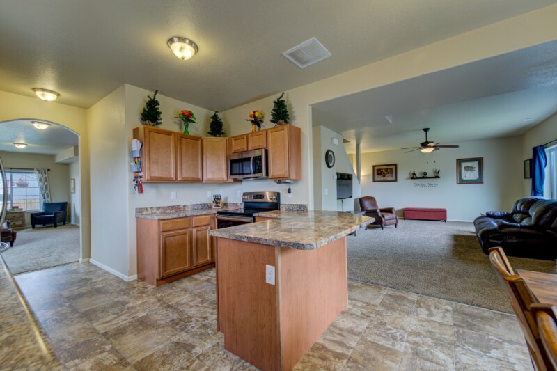 Building Photo - 9711 Desert Lily Cir