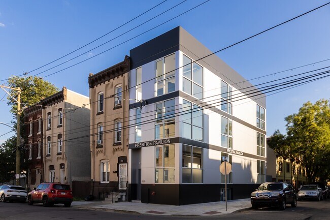 Building Photo - 620 Diamond St