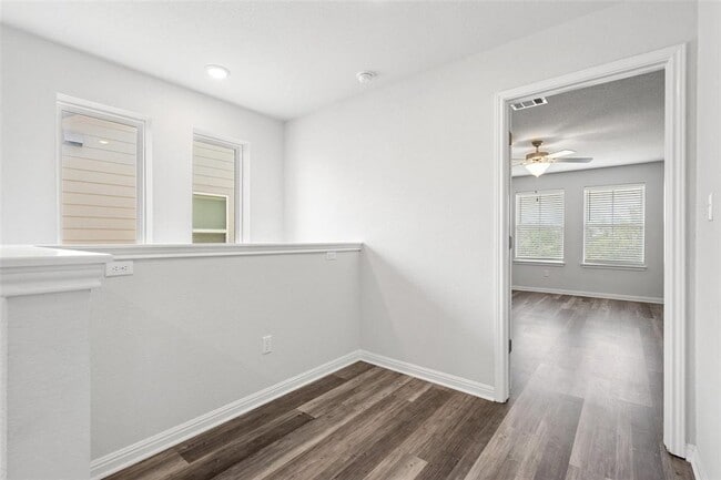 Building Photo - Big Sky Ranch 3-Bedroom/2.5 Bath - Drippin...