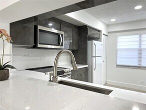 Building Photo - 1001 SW 128th Terrace