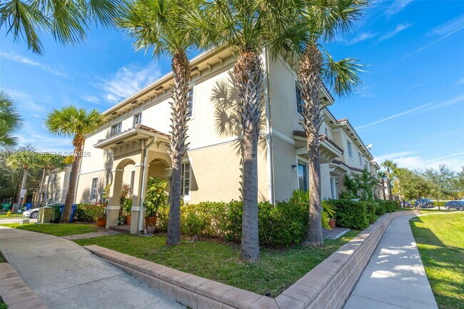 Building Photo - 2735 SW 81st Terrace