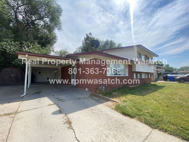 Primary Photo - 1605 Manzanita Dr