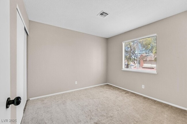 Building Photo - 370 Manzanita St