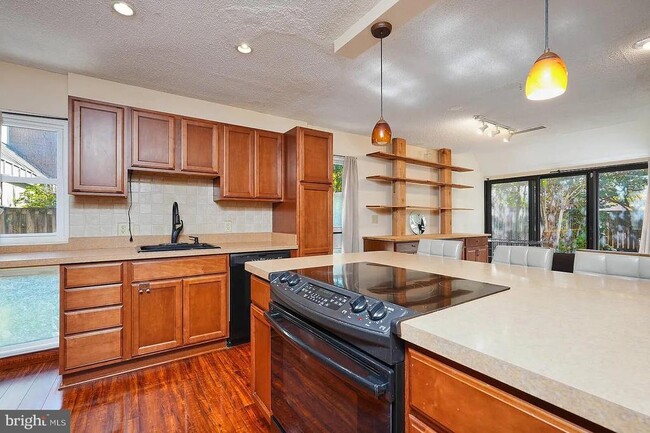 Building Photo - 2311 Pennyroyal Terrace