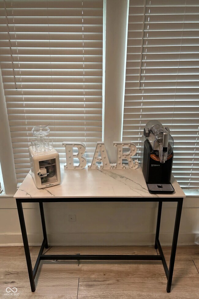 Building Photo - 3851 Broadway St