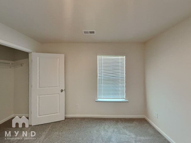 Building Photo - 553 Zermatt Ct