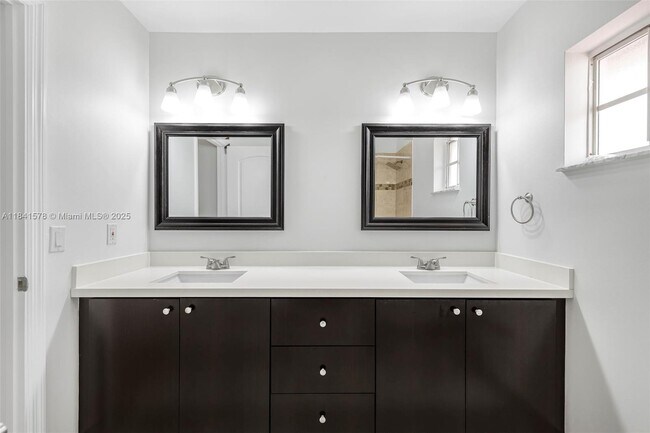 Building Photo - 3363 SW 154th Ct