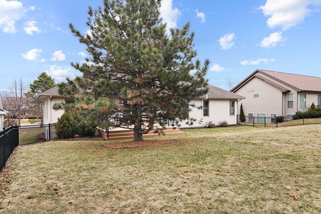 Building Photo - 9621 Shadow Wood Dr