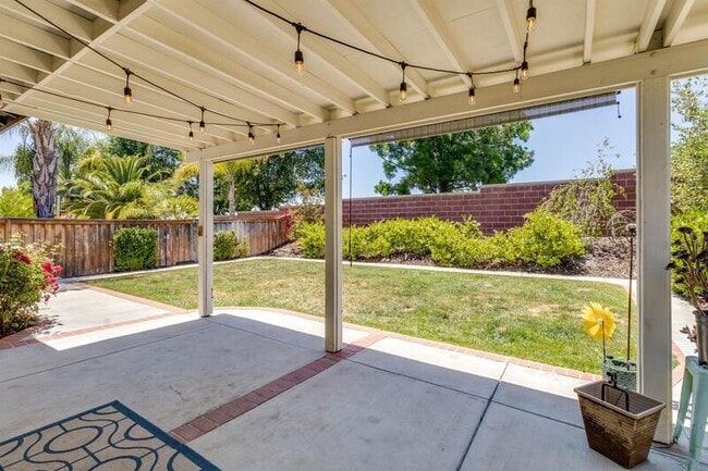 Building Photo - 38945 Turtle Pond Ln