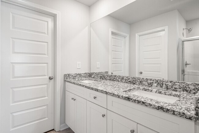 Building Photo - 4 Bed 2.5 Bath Single Family Home in Gaine...
