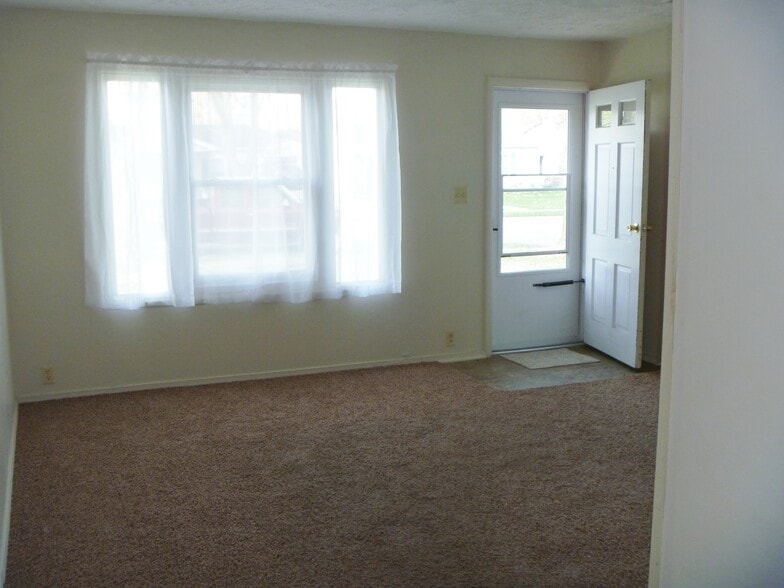 Building Photo - 1006 E Grant St