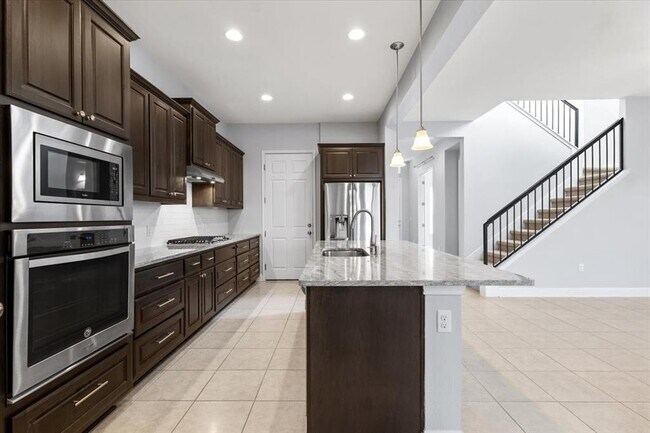 Building Photo - 5112 Globe Mallow Dr