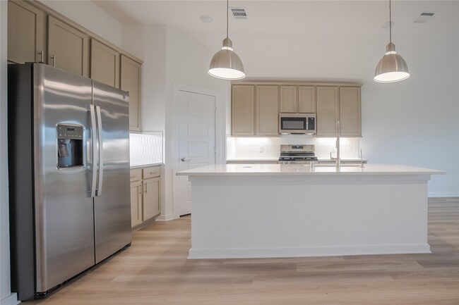 Building Photo - 5810 Sunkissed Dr