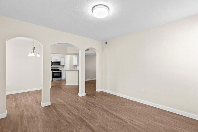 Building Photo - 1609 Belmont Pl