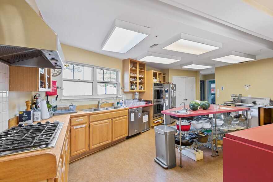 Building Photo - 6827 4th St NW