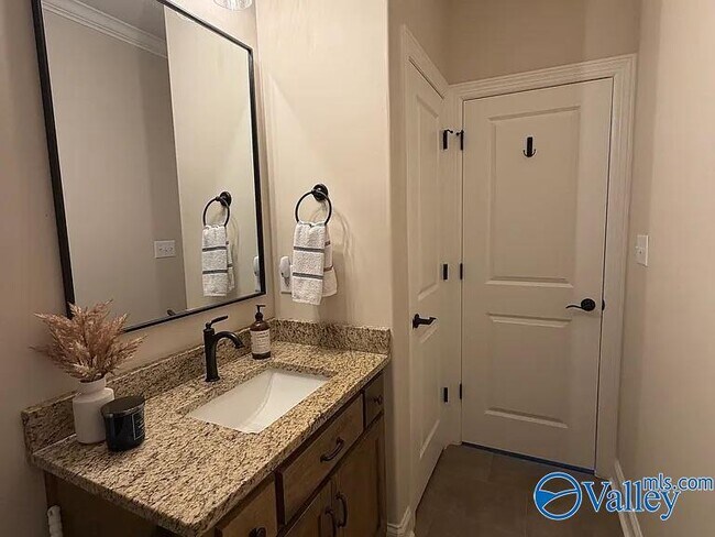 Building Photo - 26316 Woodfield Dr