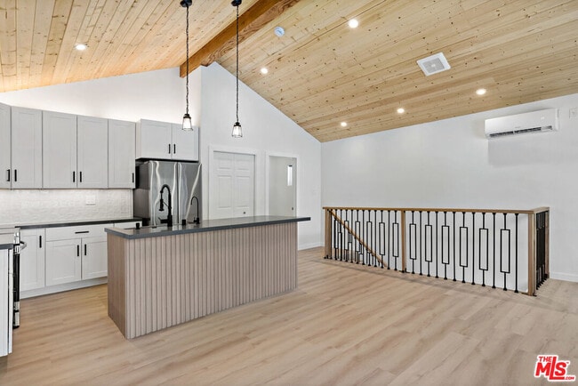 Building Photo - 23906 Darbun Dr