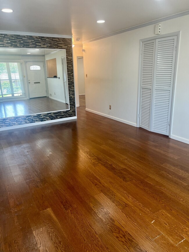 Building Photo - 3012 Oxon Run Ct
