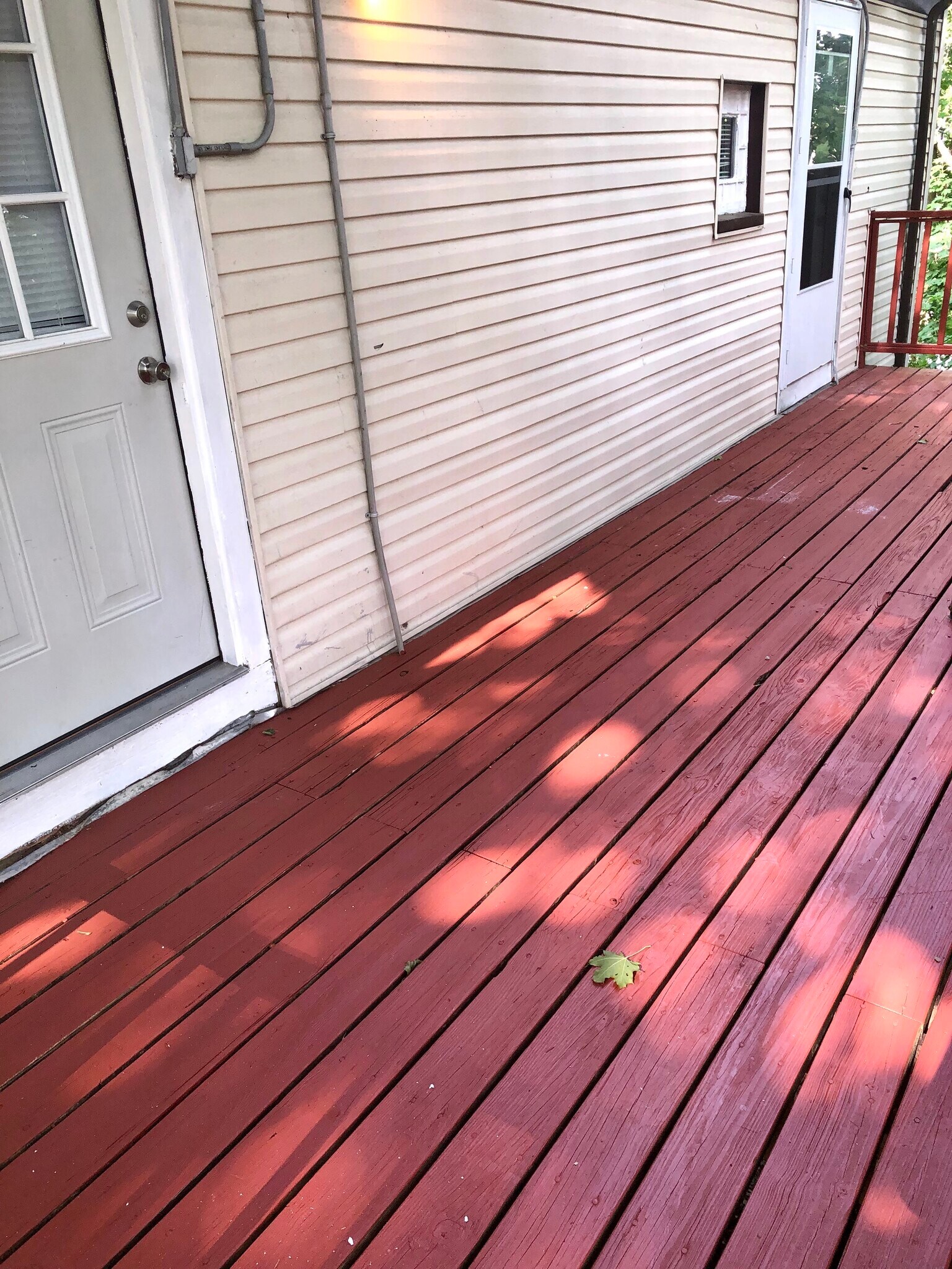 Huge patio - 18 Chester Ave