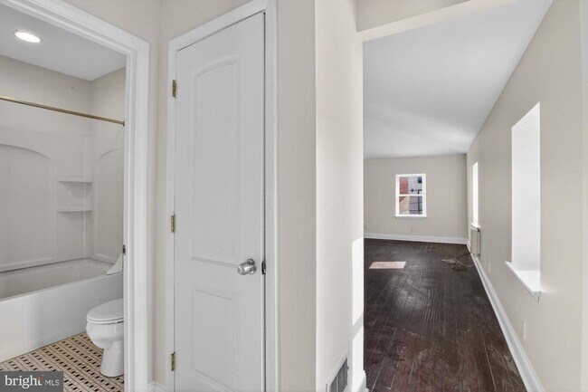 Building Photo - 1600 Frankford Ave