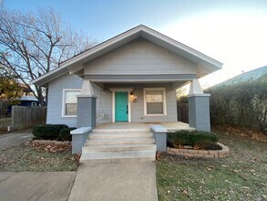 Building Photo - Coming Soon! 2 bed 1 bath Near Downtown OKC