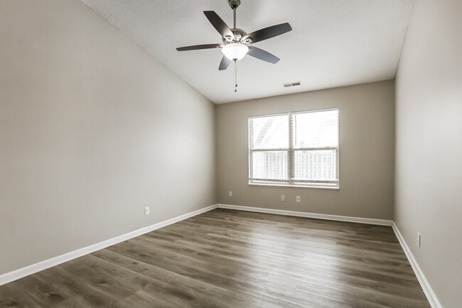 Building Photo - 1205 Turnbury Ln