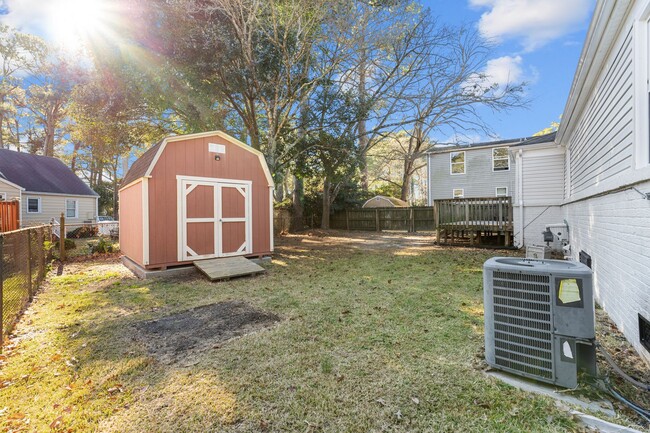 Building Photo - Charming Renovated 3-Bedroom Ranch-Style H...