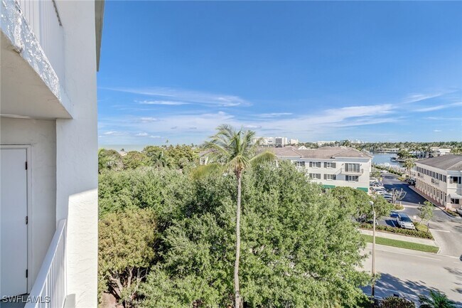 Primary Photo - 1300 Gulf Shore Blvd N