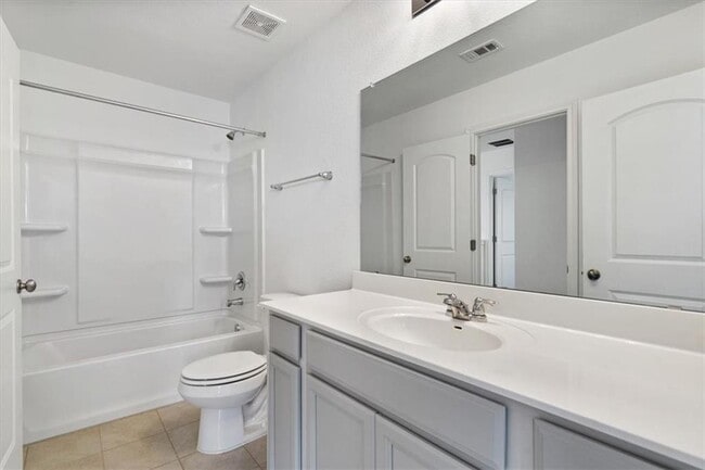 Building Photo - 6500 Routenburn St