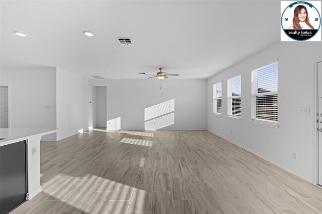 Building Photo - 215 Thurman Holt Rd