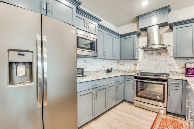 Building Photo - 8706 Tudor Pl