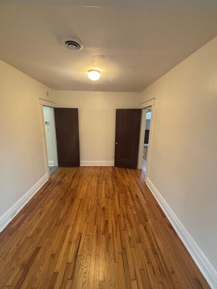 Building Photo - 5054 Winona Ave