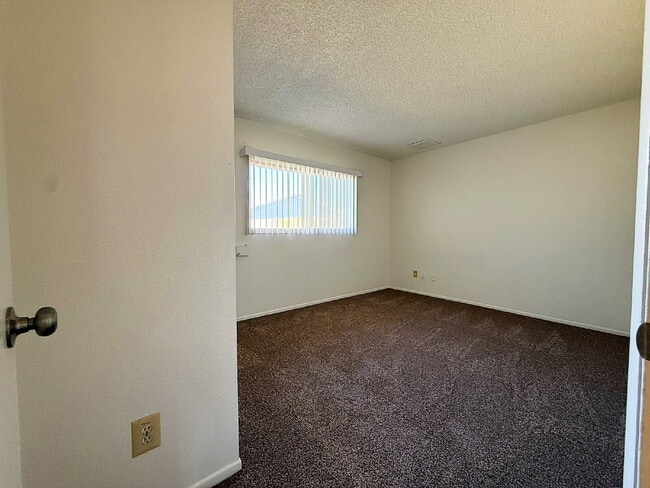 Building Photo - Fully Remodeled Home in Prime Location – Move-In Ready!