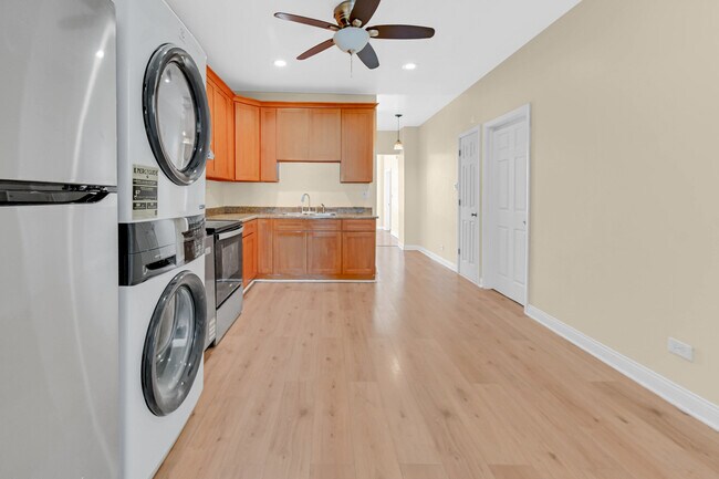 Building Photo - 3056 N Drake Ave