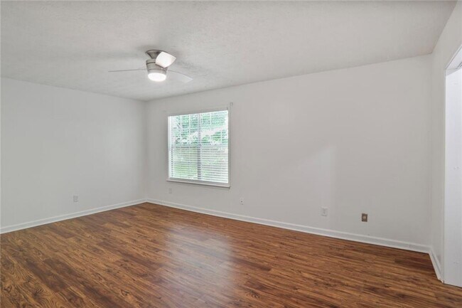 Building Photo - 571 Aberdeen Dr