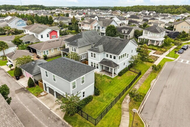Building Photo - 13785 Behring Ave