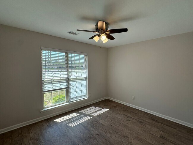 Building Photo - Prattville Home with Garage!