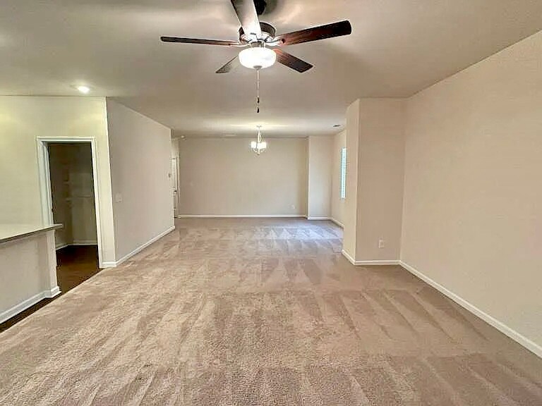 Building Photo - 105 Berry Dr