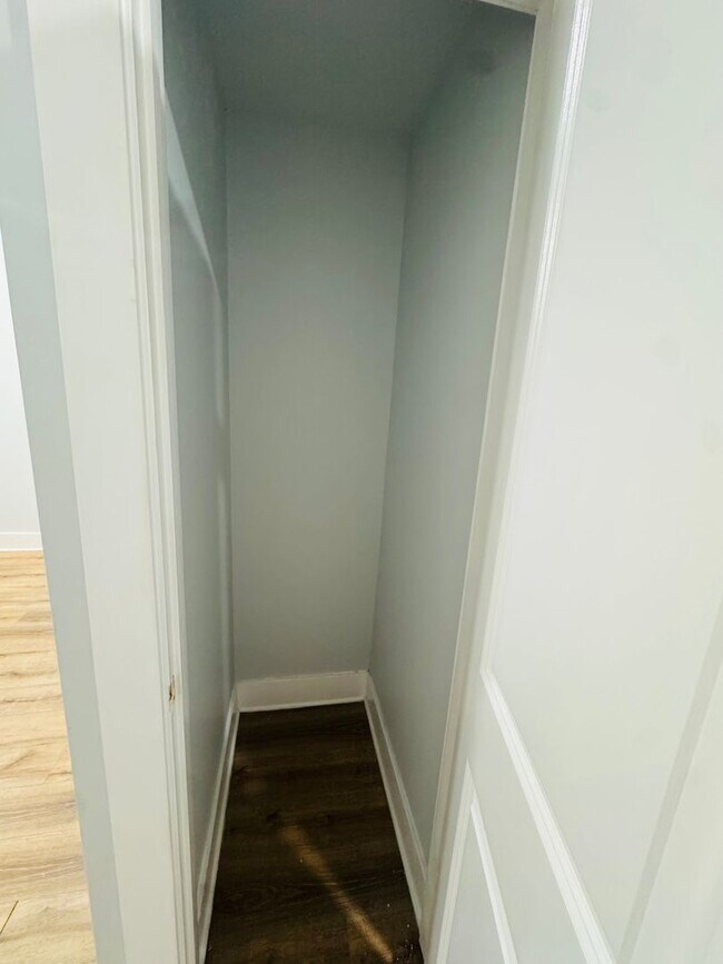 Building Photo - 4242 W Girard Ave