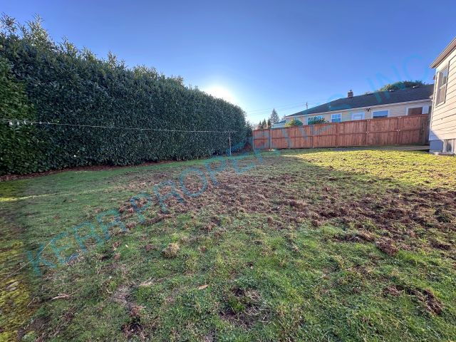 Building Photo - 4920 NE 35th Ave