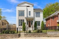 Building Photo - Luxury Living Just Minutes from Downtown Nashville